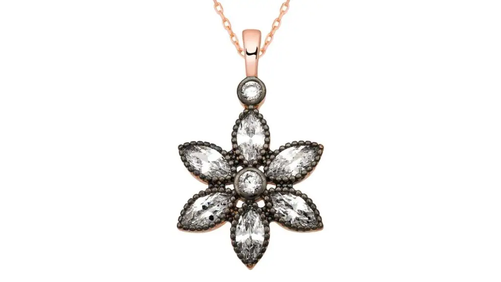 Clover Necklace: 4x Luck with the Perfect match